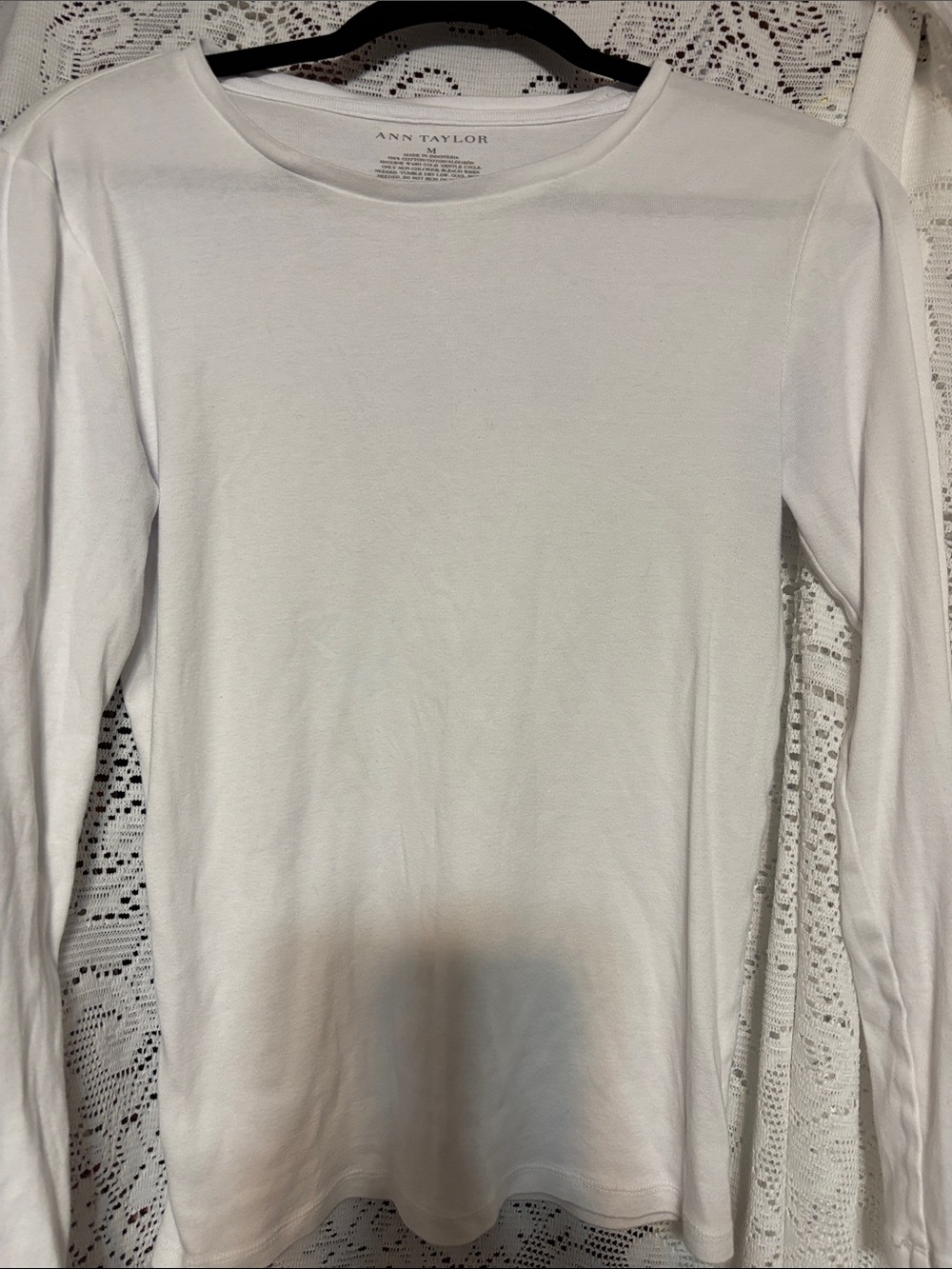 Ann Taylor White Long Sleeve Crewneck Top